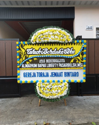Papan Bunga Duka di Pringgasela